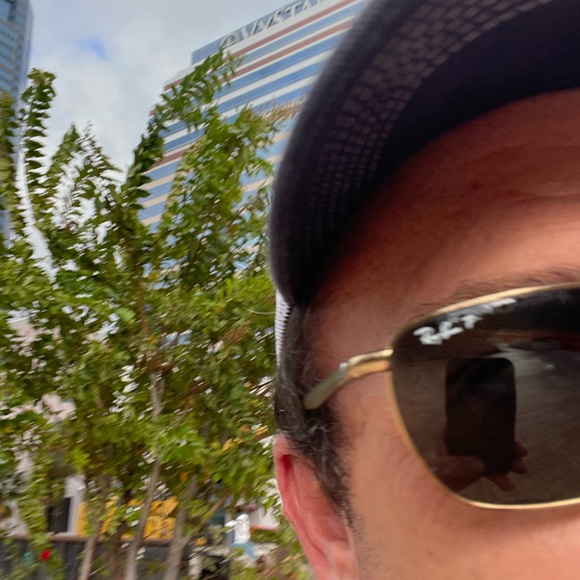 Meet your Posher, Edward - Picture 1 of 2